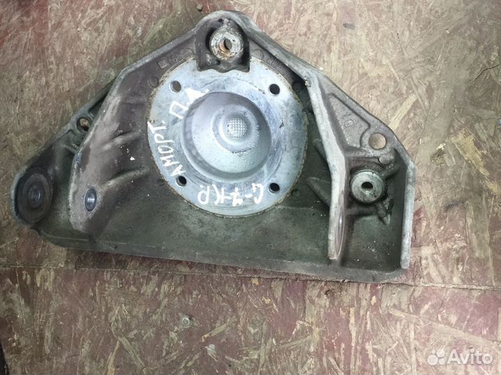 Кронштейн опорный амортизатора передний Ауди Q-7