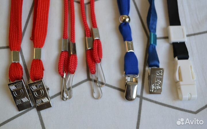 Шнурок для бейджей новый