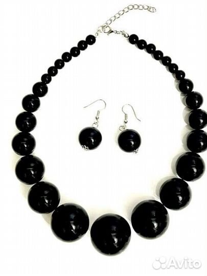 Комплект: бусы и серьги