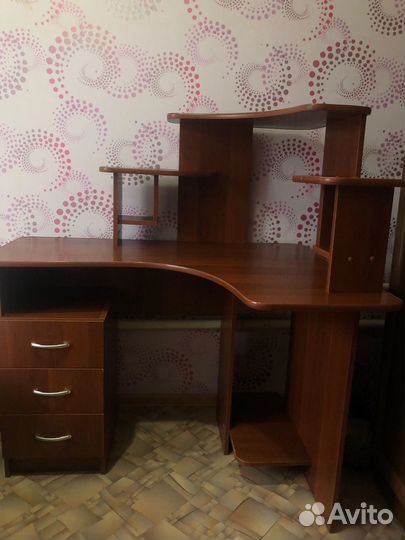 Компьютерный стол