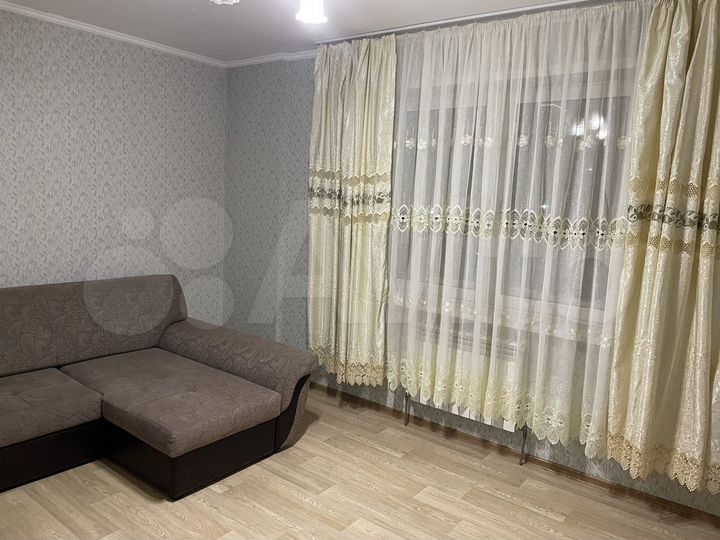 2-к. квартира, 60 м², 3/23 эт.