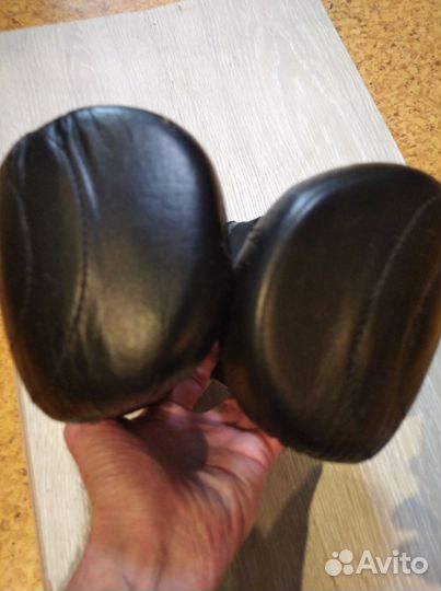 Перчатки для кикбоксинга