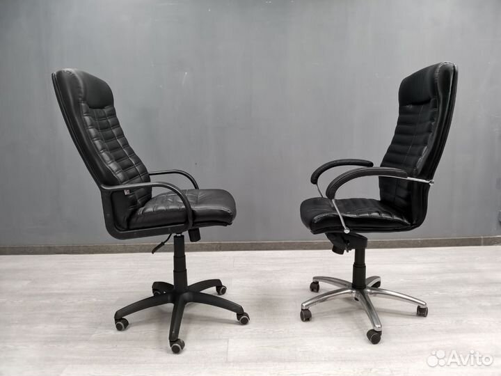 Директорское кресло