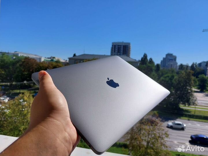 Apple MacBook Pro 13 (2020 touch bar)