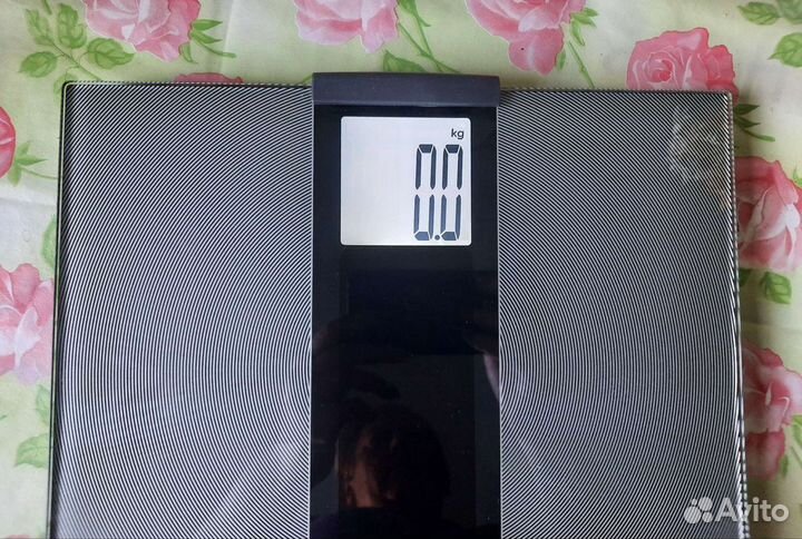 Весы напольные Redmond RS-740S