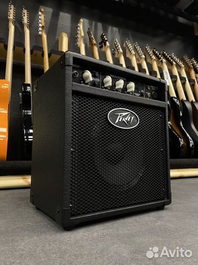 Peavey MAX 158 комбик для баса 20 ватт