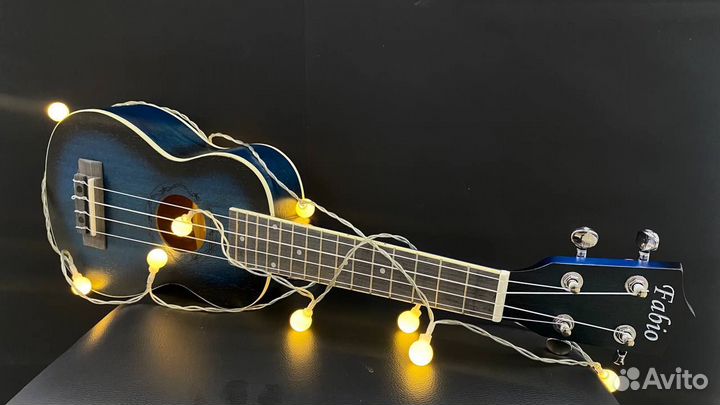 Гавайская гитара (укулеле) fabio