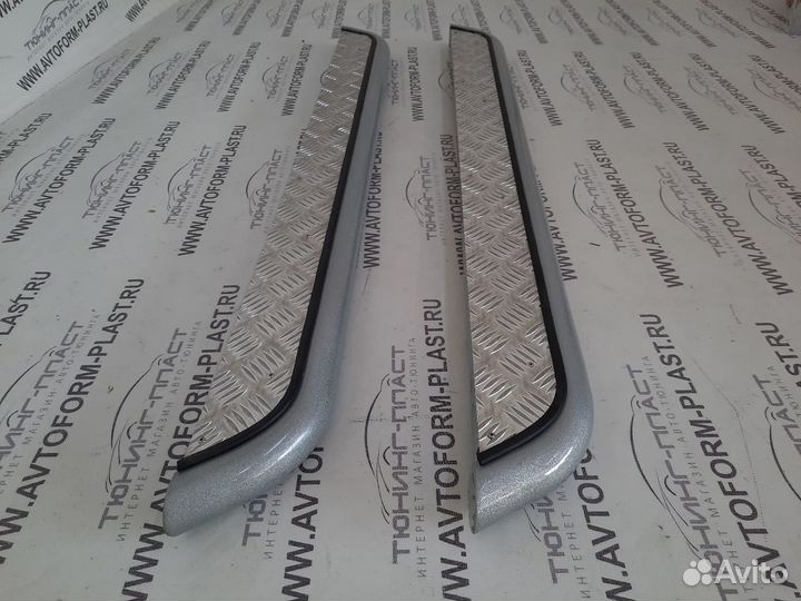 Подножки на 3-х дверную ниву