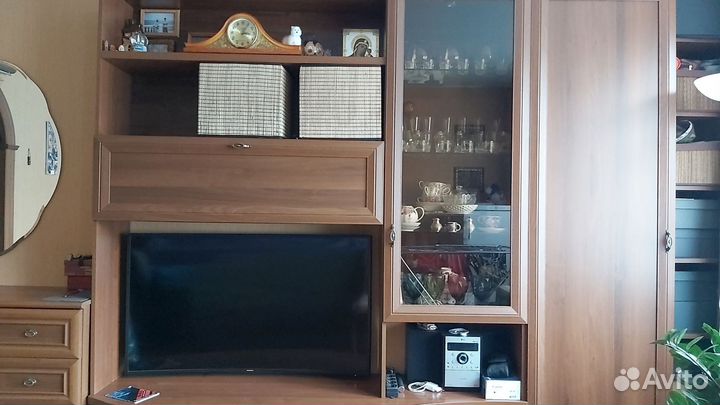 Стенка горка в гостиную бу