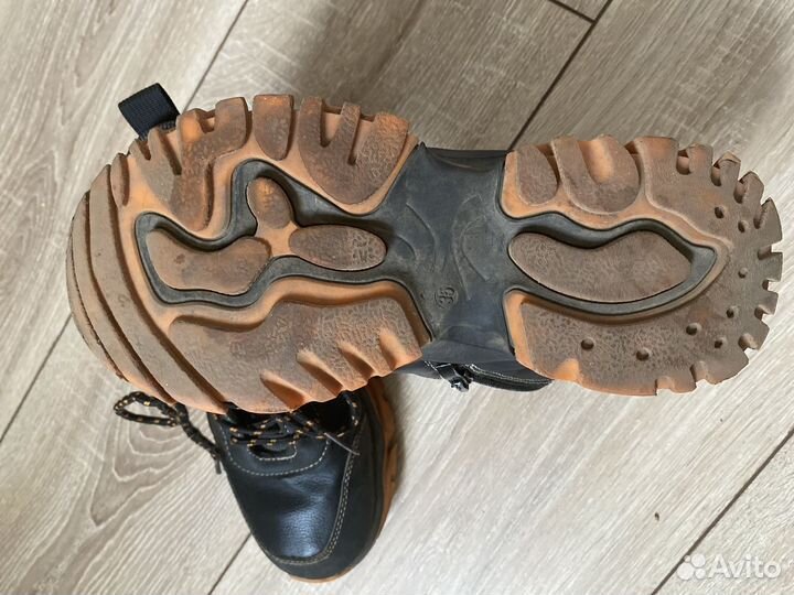 Ботинки детские35