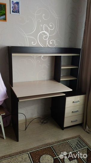 Стол с тумбой