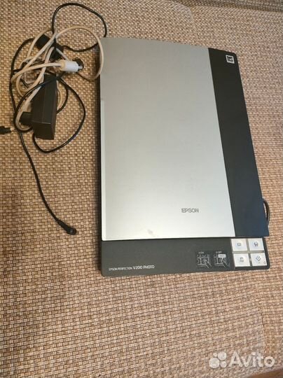 Сканер Epson Perfection V200