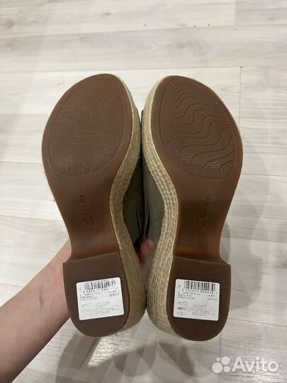 Сабо Clarks