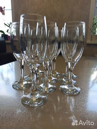 Бокалы под шампанское