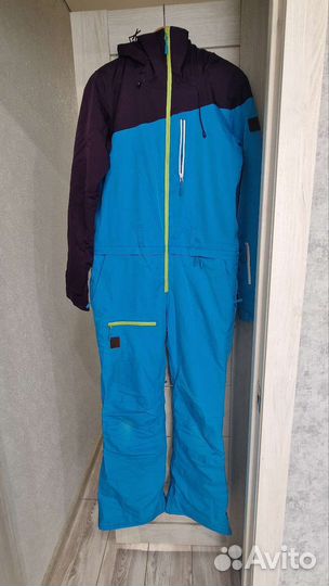 Сноубордический комбинезон женский