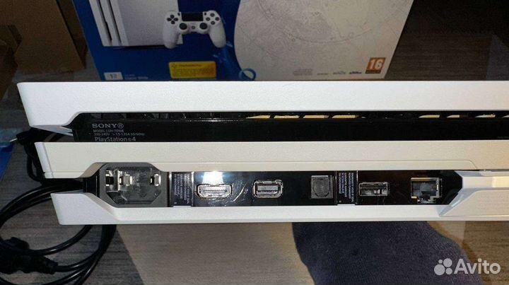 Игровая приставка Play Station 4 Pro 1tb (PS4)