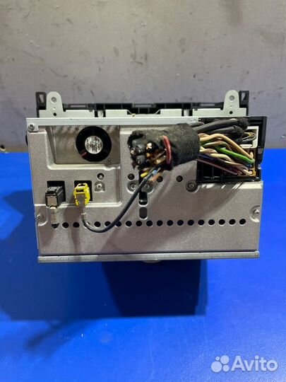 Магнитофон Mercedes-Benz A-Class W169 M266E17