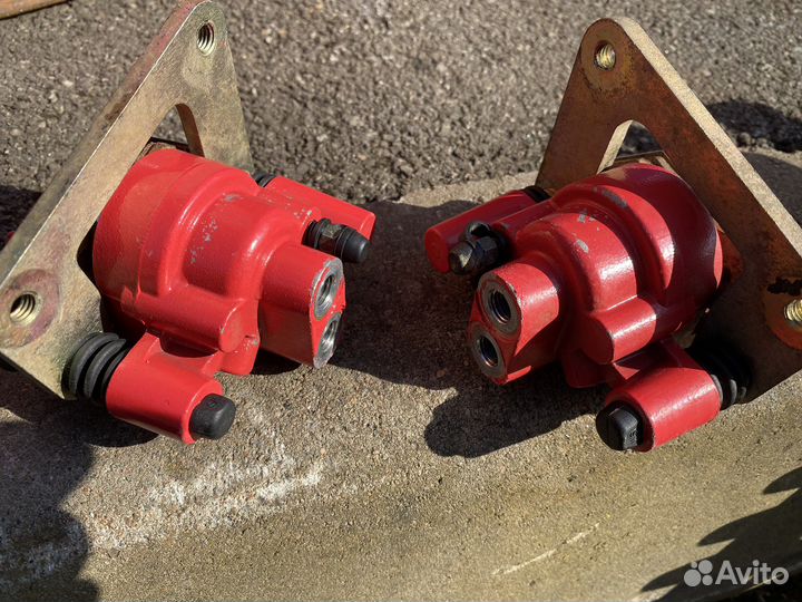 Суппорт комлект пердний правый/левый рм800