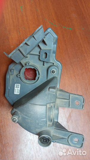 Фонарь противотуманный задний правый Toyota Rav4