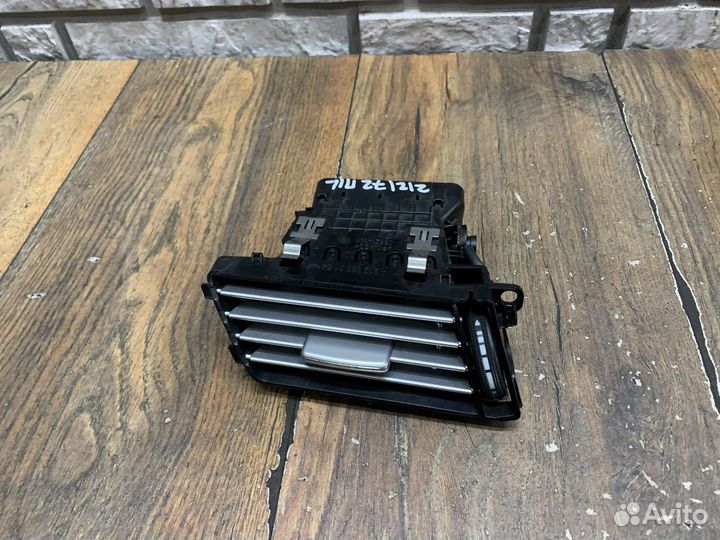 Mercedes Benz E W212 Дефлектор воздушный LH RH