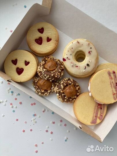 Десерты и торты на заказ