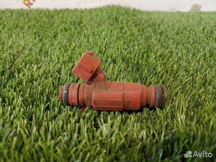 Форсунка топливная Nissan Primera P12 QG18DE