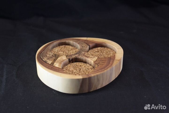 Подсвечник из яблони на три чайные свечи