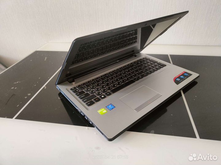 Ноутбук lenovo
