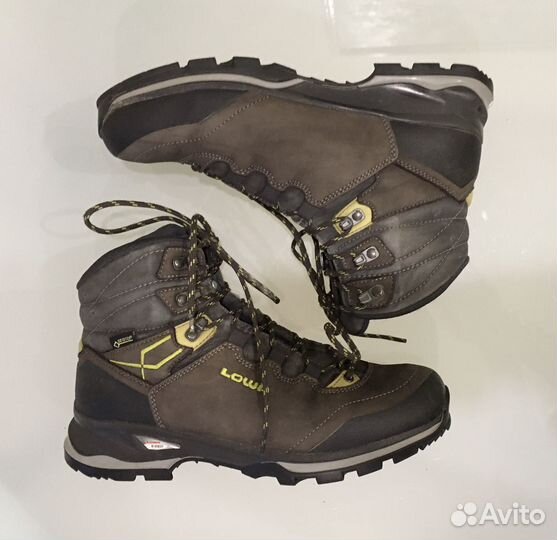 Треккинговые ботинки 39.5 Lowa Gore-tex оригинал