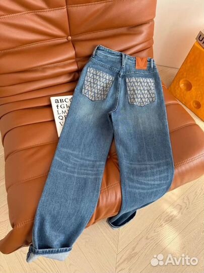 Джинсы Valentino