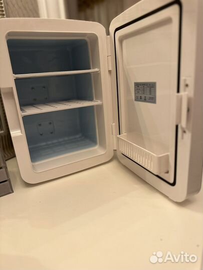 Минихолодильник для косметики