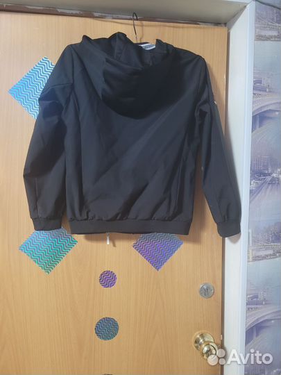 Куртка осень. Практически новая мало носилась