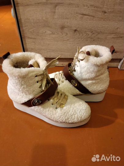 Угги, зимняя обувь
