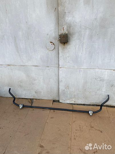 Задний стабилизатор Mercedes W207