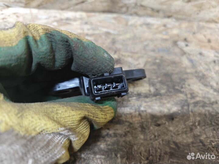 Датчик ускорения Kia Sorento 1