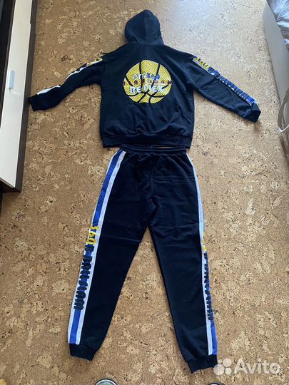 Спортивный костюм для подростка