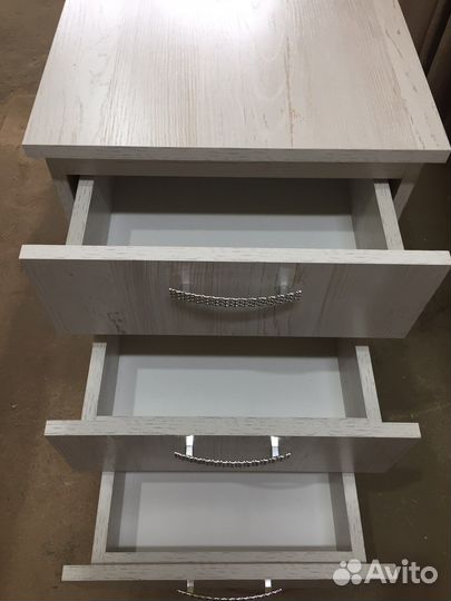 Тумбочка прикроватная