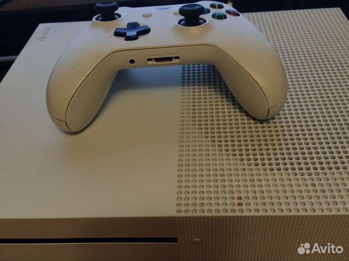 Xbox One s 1tb с играми
