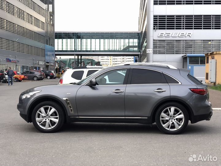 Infiniti QX70 3.0 AT, 2013, 235 100 км