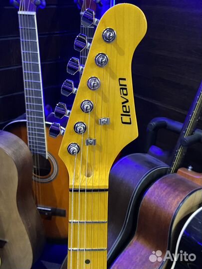 Электрогитара Superstratocaster + Комбик 30вт