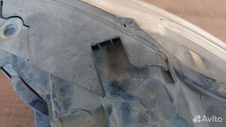 Фара правая галоген 3C0941006S Volkswagen Passat