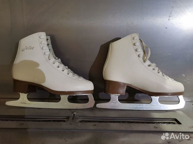 Коньки фигурные женские