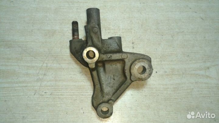 Кронштейн двигателя Nissan CG10DE