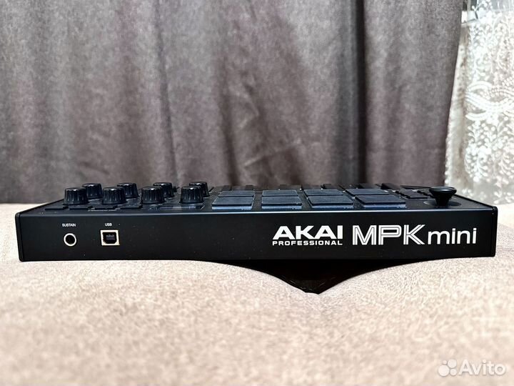 Midi контроллер Akai Pro MPK Mini MK3 Black