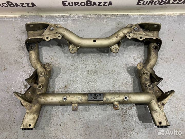 Подрамник передний Mercedes W212