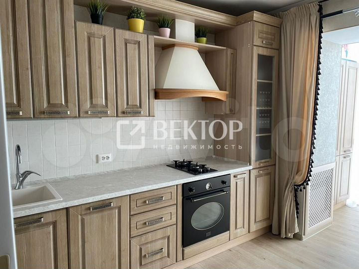 2-к. квартира, 73 м², 3/3 эт.