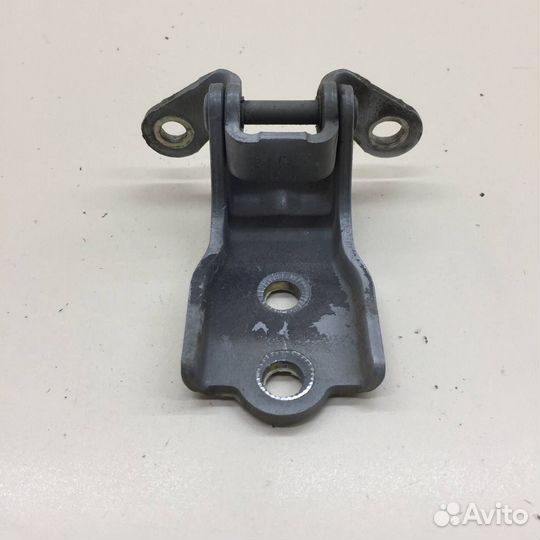 Петля двери передней левой нижняя Chevrolet Captiv