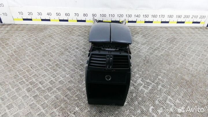 Подлокотник центральный на BMW X5 E70