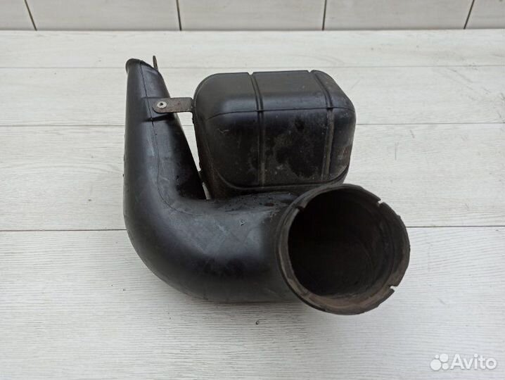 Патрубок воздушный Mitsubishi Montero Sport K96W