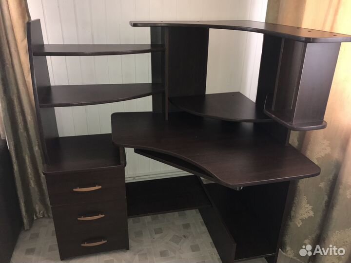 Компьютерный стол